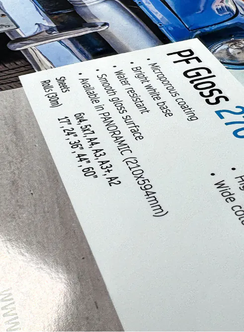 Corner detail of PF Gloss 270 paper
